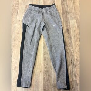 Nike Therma-FIT Run Joggers Size Small Gray‎ Black Athletic Sweatpants